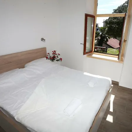 Roma Apartment *